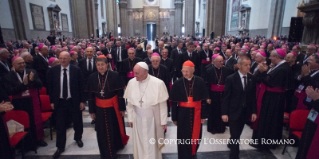 11-Visite pastorale : Rencontre avec les participants au V<sup>e</sup> Congrès de l'Église italienne à Florence
