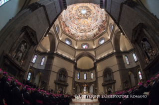 13-Visite pastorale : Rencontre avec les participants au V<sup>e</sup> Congrès de l'Église italienne à Florence