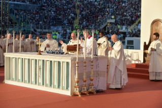 22-Visita pastoral: Santa Misa en el estadio municipal Artemio Franchi de Florencia