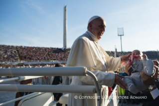 4-Visita Pastorale: Santa Messa nello Stadio Comunale “Artemio Franchi”