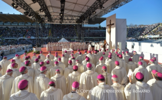 2-Visita Pastoral: Santa Missa no Est&#xe1;dio Municipal Artemio Franchi em Florença 