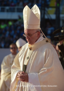 6-Visita Pastoral: Santa Missa no Est&#xe1;dio Municipal Artemio Franchi em Florença 