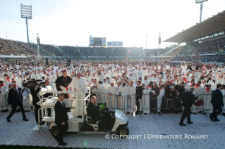 10-Pastoral Visit: Holy Mass at the Artemio Franchi Municipal Stadium 