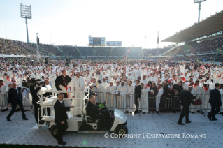 10-Visita Pastorale: Santa Messa nello Stadio Comunale “Artemio Franchi”