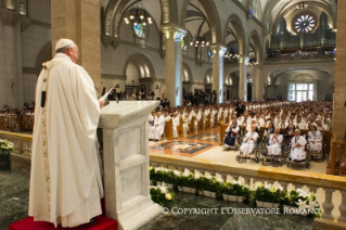 1-Sri Lanka - Filipinas: Santa Misa con obispos, sacerdotes, religiosas y religiosos en la