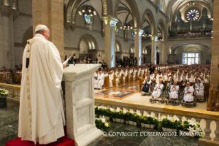 1-Sri Lanka - Philippines: Holy Mass with the Bishops, Priests and Religious people 