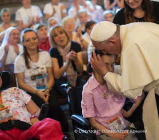 9-Visita pastoral: Encuentro con los enfermos y discapacitados