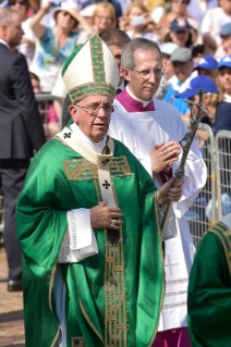 8-Visita pastoral: Concelebración eucarística