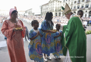 1-Visite pastorale : Conc&#xe9;l&#xe9;bration eucharistique