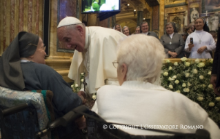 8-Visita pastoral: Encuentro con los salesianos y las Hijas de María Auxiliadora 