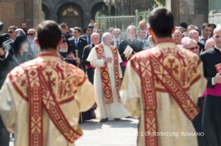 0-Apostolic Journey to Armenia: Visit and prayer at the Apostolic Cathedral