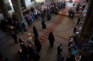 4-Viaggio Apostolico in Armenia: Visita alla Cattedrale Armeno Apostolica delle Sette Piaghe a Gyumri