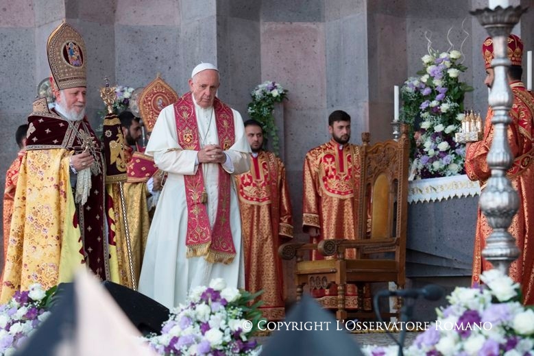 16-Viaggio Apostolico in Armenia: Partecipazione alla Divina Liturgia nella Cattedrale armeno-apostolica