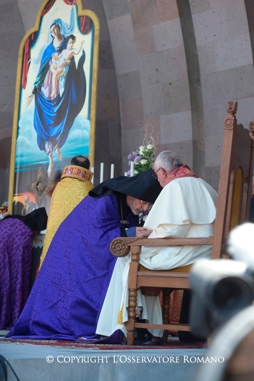 17-Viaggio Apostolico in Armenia: Partecipazione alla Divina Liturgia nella Cattedrale armeno-apostolica