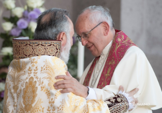 10-Apostolic Journey to Armenia: Participation in the Divine Liturgy in the Armenian-Apostolic Cathedral