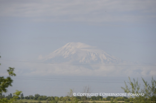 8-Apostolische Reise nach Armenien: Besuch des Denkmalkomplexes Zizernakaberd 