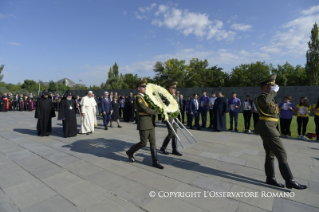 1-Apostolische Reise nach Armenien: Besuch des Denkmalkomplexes Zizernakaberd 