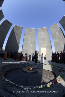 4-Apostolische Reise nach Armenien: Besuch des Denkmalkomplexes Zizernakaberd 