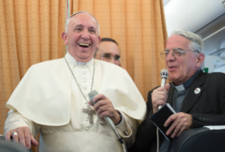 0-Viaggio Apostolico: Conferenza stampa del Santo Padre durante il volo di ritorno dall'Armenia