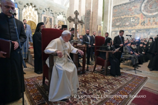 4-Voyage apostolique en G&#xe9;orgie et Azerba&#xef;djan : visite &#xe0; la Cath&#xe9;drale Patriarcale de Svetitskhoveli &#xe0; Mtskheta,