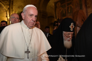 5-Voyage apostolique en G&#xe9;orgie et Azerba&#xef;djan : visite &#xe0; la Cath&#xe9;drale Patriarcale de Svetitskhoveli &#xe0; Mtskheta,