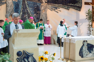 25-Viaggio Apostolico in Georgia e Azerbaijan: Santa Messa nella chiesa dell'Immacolata