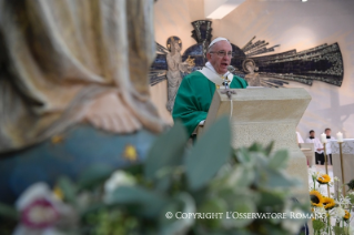 3-Apostolische Reise nach Georgien und Aserbaidschan: Eucharistiefeier in der Mariä-Empfängnis-Kirche 