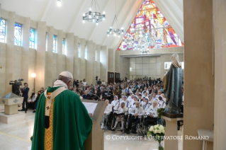 6-Viagem Apost&#xf3;lica &#xe0; Ge&#xf3;rgia e Azerbaij&#xe3;o: Santa Missa na Igreja da Imaculada no Centro Salesiano