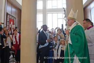 2-Viagem Apost&#xf3;lica &#xe0; Ge&#xf3;rgia e Azerbaij&#xe3;o: Santa Missa na Igreja da Imaculada no Centro Salesiano