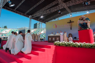 22-Voyage apostolique en G&#xe9;orgie et Azerba&#xef;djan:  Messe dans le stade M. Meskhi