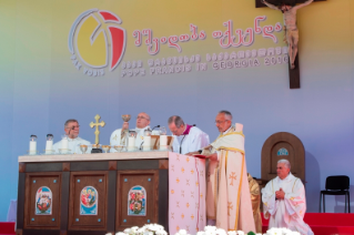 23-Voyage apostolique en G&#xe9;orgie et Azerba&#xef;djan:  Messe dans le stade M. Meskhi