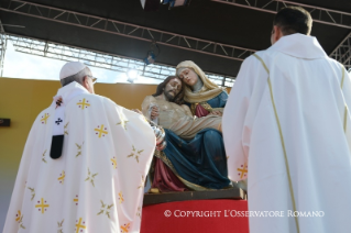 8-Voyage apostolique en G&#xe9;orgie et Azerba&#xef;djan:  Messe dans le stade M. Meskhi