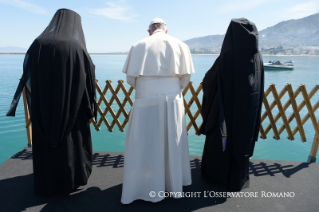 0-Besuch in Lesbos (Griechenland): Begegnung mit der Bürgerschaft und mit den katholischen Gemeinschaften. Gedenken der Opfer von Flucht und Vertreibung
