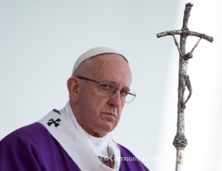 6-Apostolic Journey: Holy Mass in the area of the Study Centre of Ecatepec 