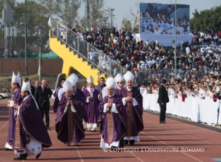 2-Viaggio Apostolico: Santa Messa con sacerdoti, religiose, religiosi, consacrati e seminaristi 