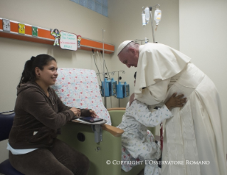 24-Voyage apostolique : Visite &#xe0; l'h&#xf4;pital p&#xe9;diatrique &#x201c;Federico G&#xf3;mez&#x201d;