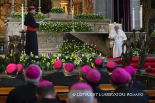 8-Voyage apostolique : Rencontre avec les &#xe9;v&#xea;ques de Mexico &#xe0; la cath&#xe9;drale