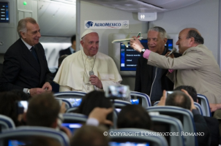 9-Viaggio Apostolico: Conferenza stampa del Santo Padre durante il volo di ritorno dal Messico