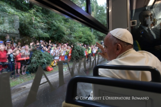 5-Apostolic Journey to Poland: Welcoming ceremony by the young people