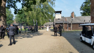 6-Viagem Apostólica à Polônia: Visita ao Campo de concentração de Auschwitz 