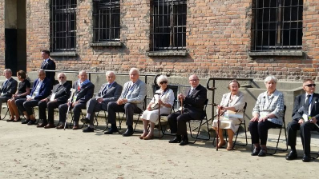 7-Voyage apostolique en Pologne : Visite &#xe0; Auschwitz