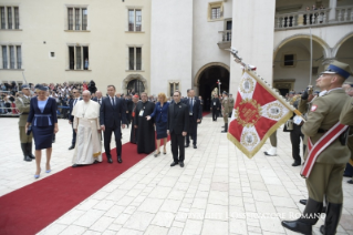 4-Apostolische Reise nach Polen: Begegnung mit den Vertretern der Regierung und des Öffentlichen Lebens und mit dem Diplomatischen Korps 