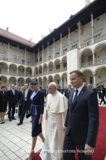 1-Viaje apost&#xf3;lico a Polonia: Encuentro con las autoridades, la sociedad civil y el cuerpo diplom&#xe1;tico