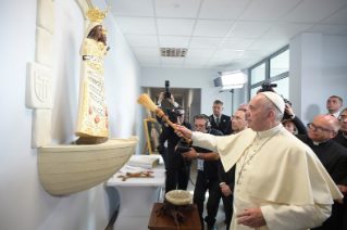 2-Viaggio Apostolico in Polonia: Benedizione della Casa per poveri e anziani offerta dalla Caritas 