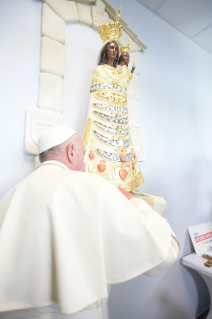 4-Viaggio Apostolico in Polonia: Benedizione della Casa per poveri e anziani offerta dalla Caritas 