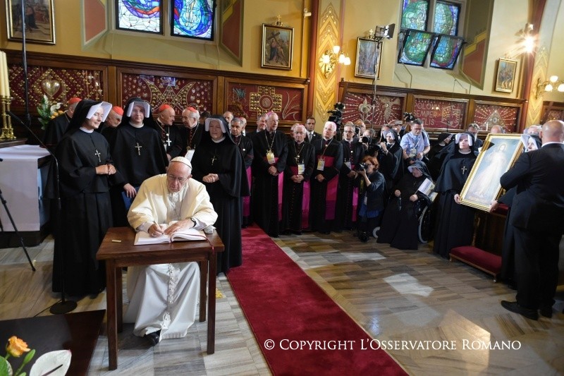 2-Viaje apost&oacute;lico a Polonia: Visita al Santuario de la Divina Misericordia