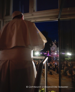 0-Viaje apost&#xf3;lico a Polonia: Saludo a los fieles reunidos en la plaza del arzobispado