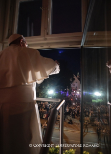 2-Apostolische Reise nach Polen: Grussworte des Heiligen Vaters vom Fenster des Erzbischöflichen Palais aus