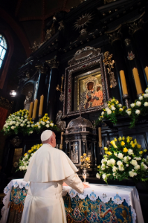 34-Viaggio Apostolico in Polonia: Santa Messa in occasione del 1050° anniversario del Battesimo della Polonia