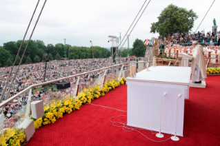 39-Viaggio Apostolico in Polonia: Santa Messa in occasione del 1050° anniversario del Battesimo della Polonia